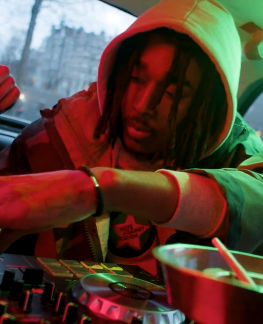 Carset 001 online now